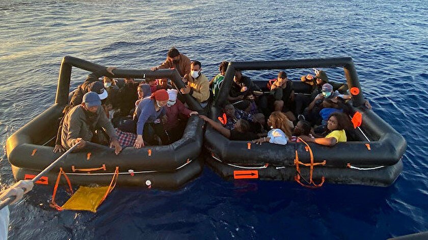 Yunanistan'ın ölüme ittiği 48 göçmen daha kurtarıldı