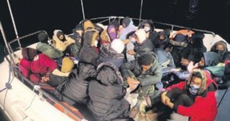 Kübalı mültecilere Yunanistan zulmü