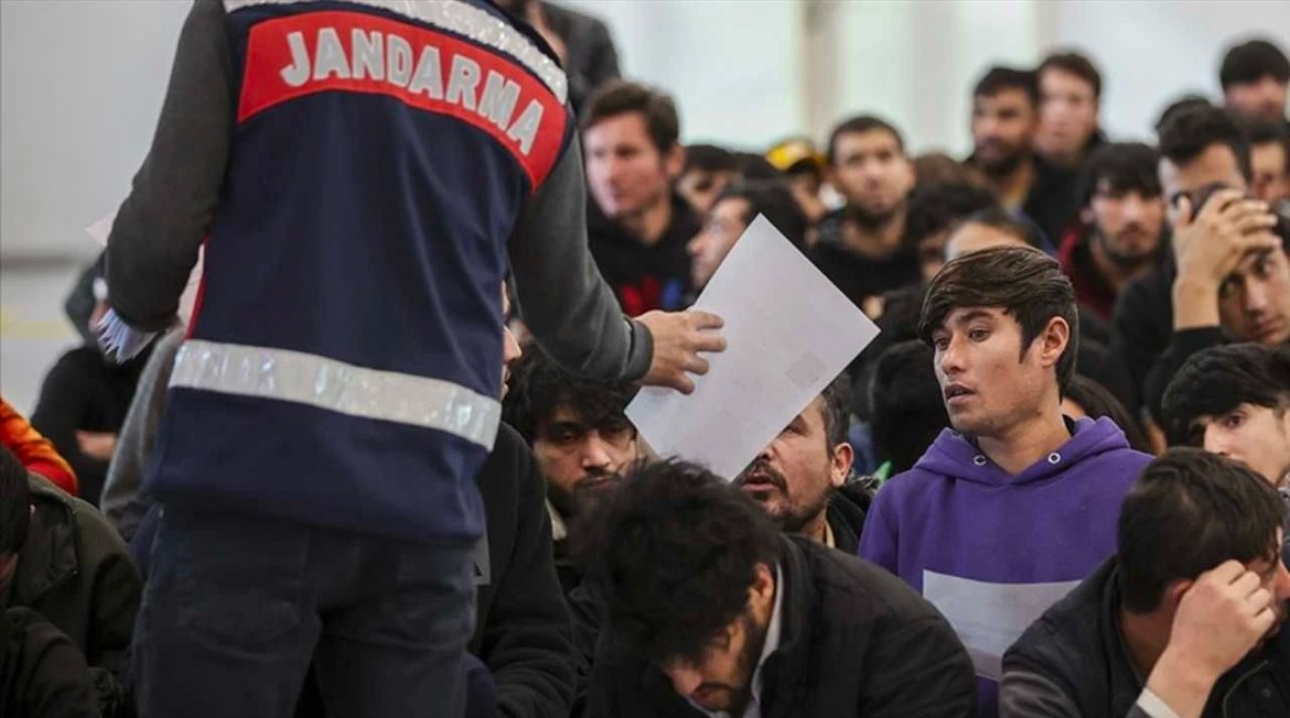 Edirne'de 13 göçmen yakalandı