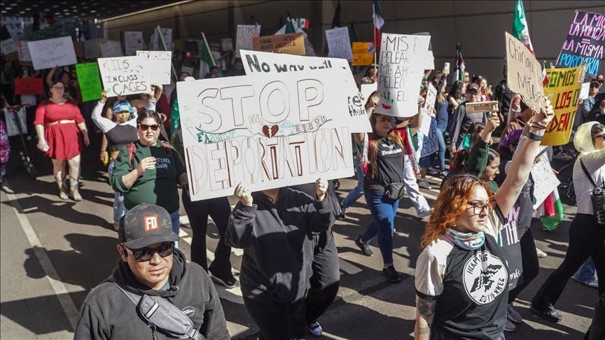 ABD'de binlerce kişi, Trump'ın göçmen politikasını protesto etti.