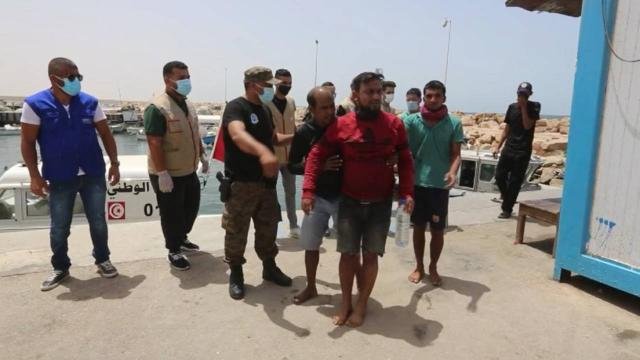 Tunus açıklarında 178 düzensiz göçmen kurtarıldı